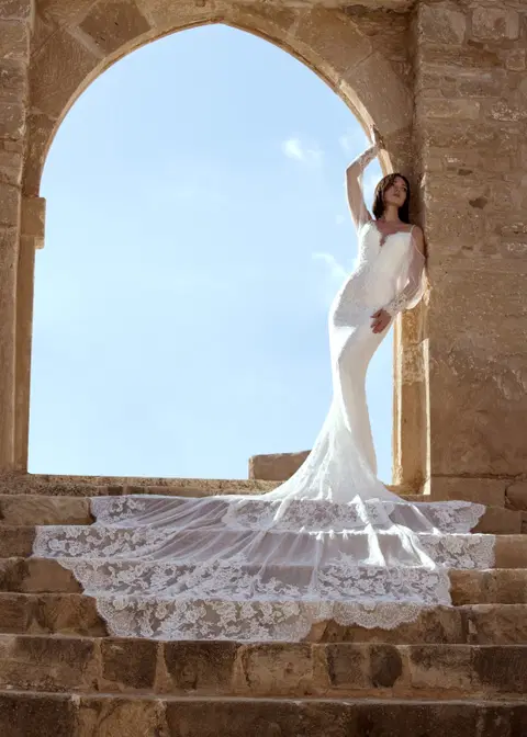 Hawaii wedding dress by Dando London, trumpet, lace
