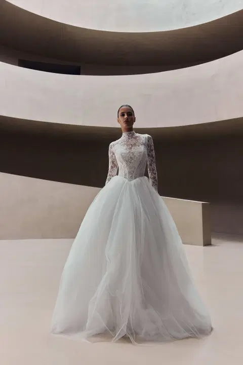 Annamaria wedding dress by Milla Nova, princess, chantilly