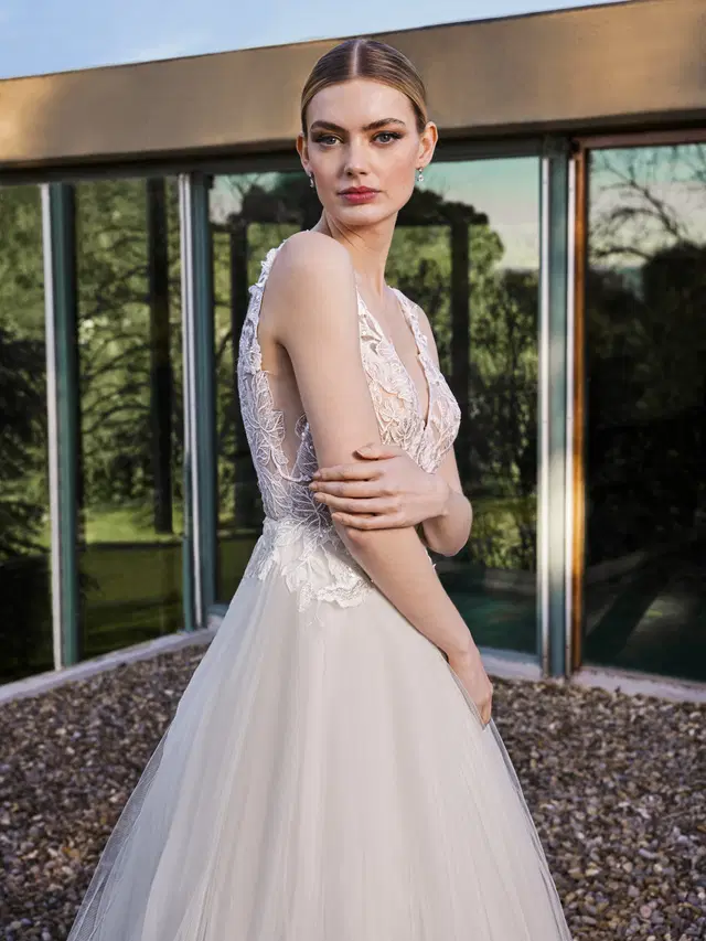 DREVOR by Pronovias - view 3 of 3