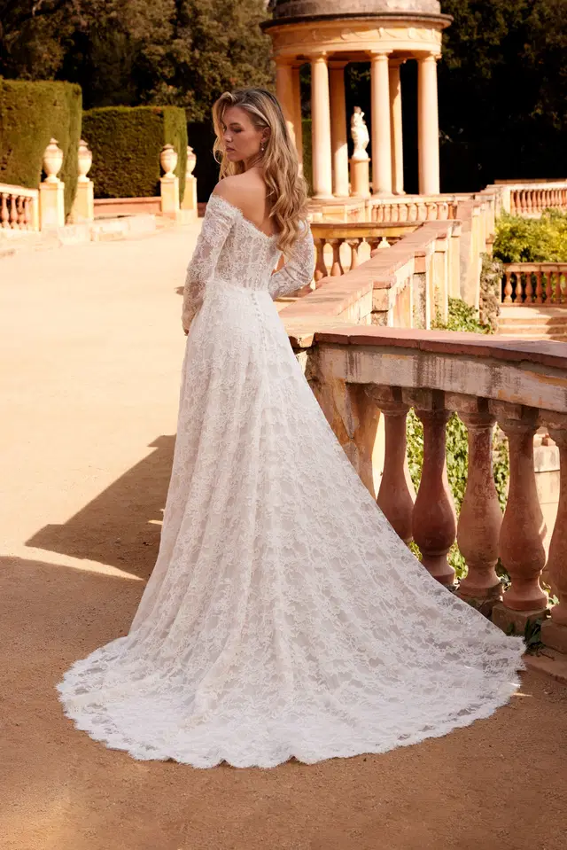 CLARA by Serravalle - view 2 of 2
