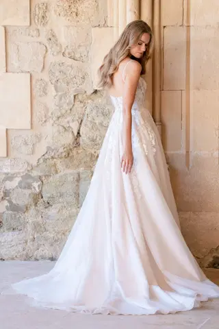 R3805 by Allure Romance - view 4 of 9