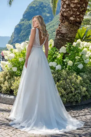 VN23 ivory by Vera Nova - view 5 of 5