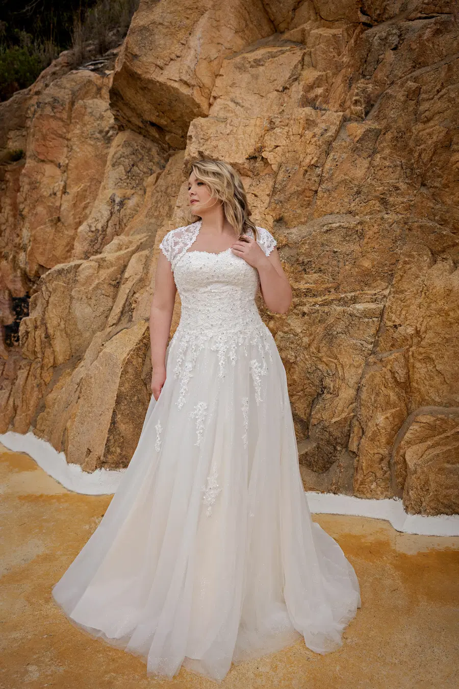 LB241 by Lohrengel: Ball Gown silhouette, sweetheart neckline, cap sleeves, lace