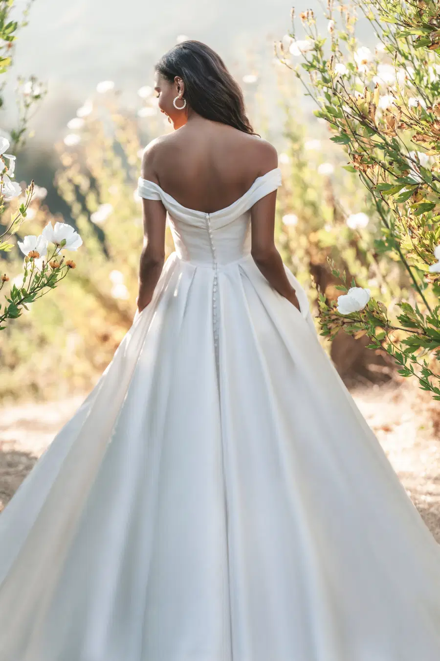R3705 by Allure Romance - view 4 of 6