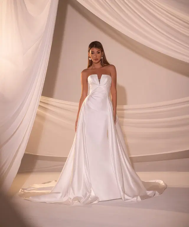 RB3226 by Rachel Allan: Fit & Flare silhouette, satin