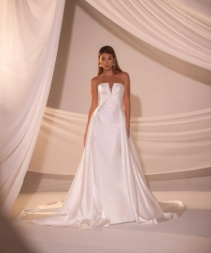 RB3226 by Rachel Allan: Fit & Flare silhouette, satin