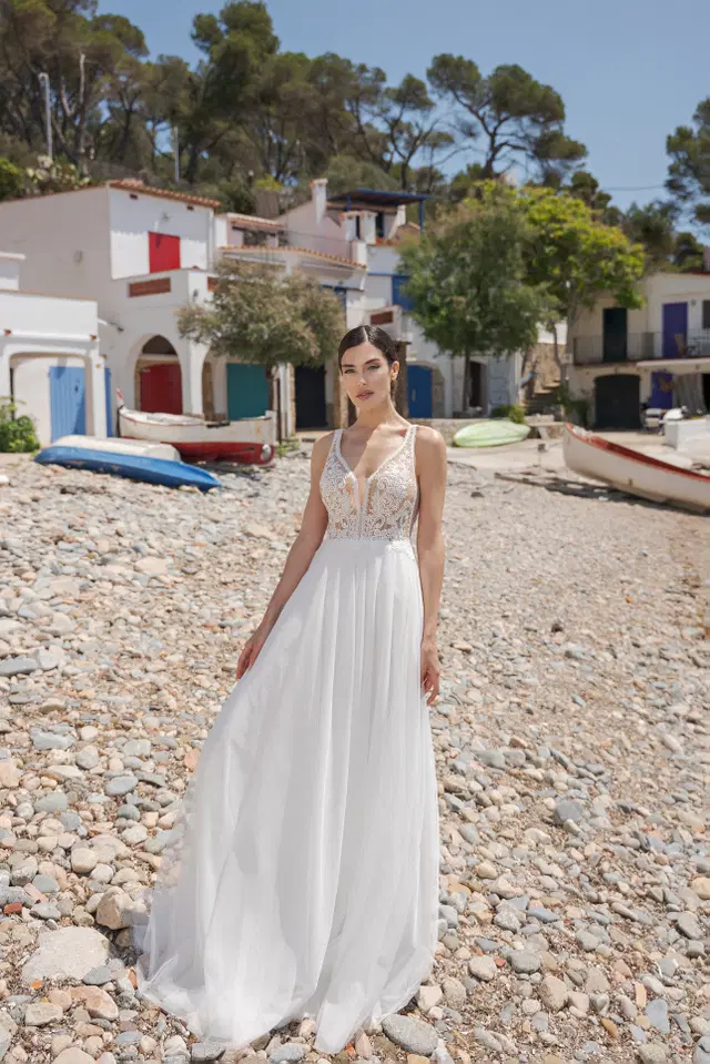 B2457 by AnnAngelex: A-Line silhouette, deep V-neck neckline, sleeveless, tulle