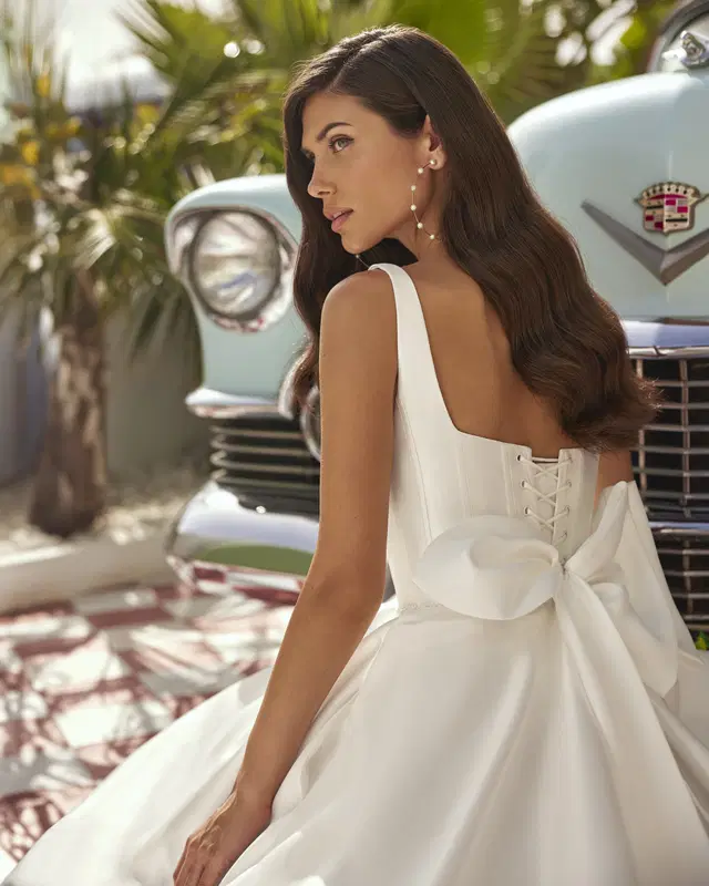 Julee by Luna Novias - view 2 of 4