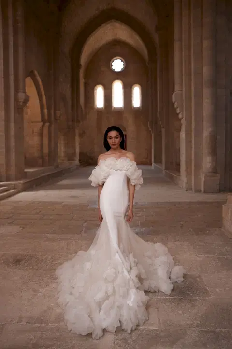 Martine Carol wedding dress by Innocentia Divina, fit & flare, crepe