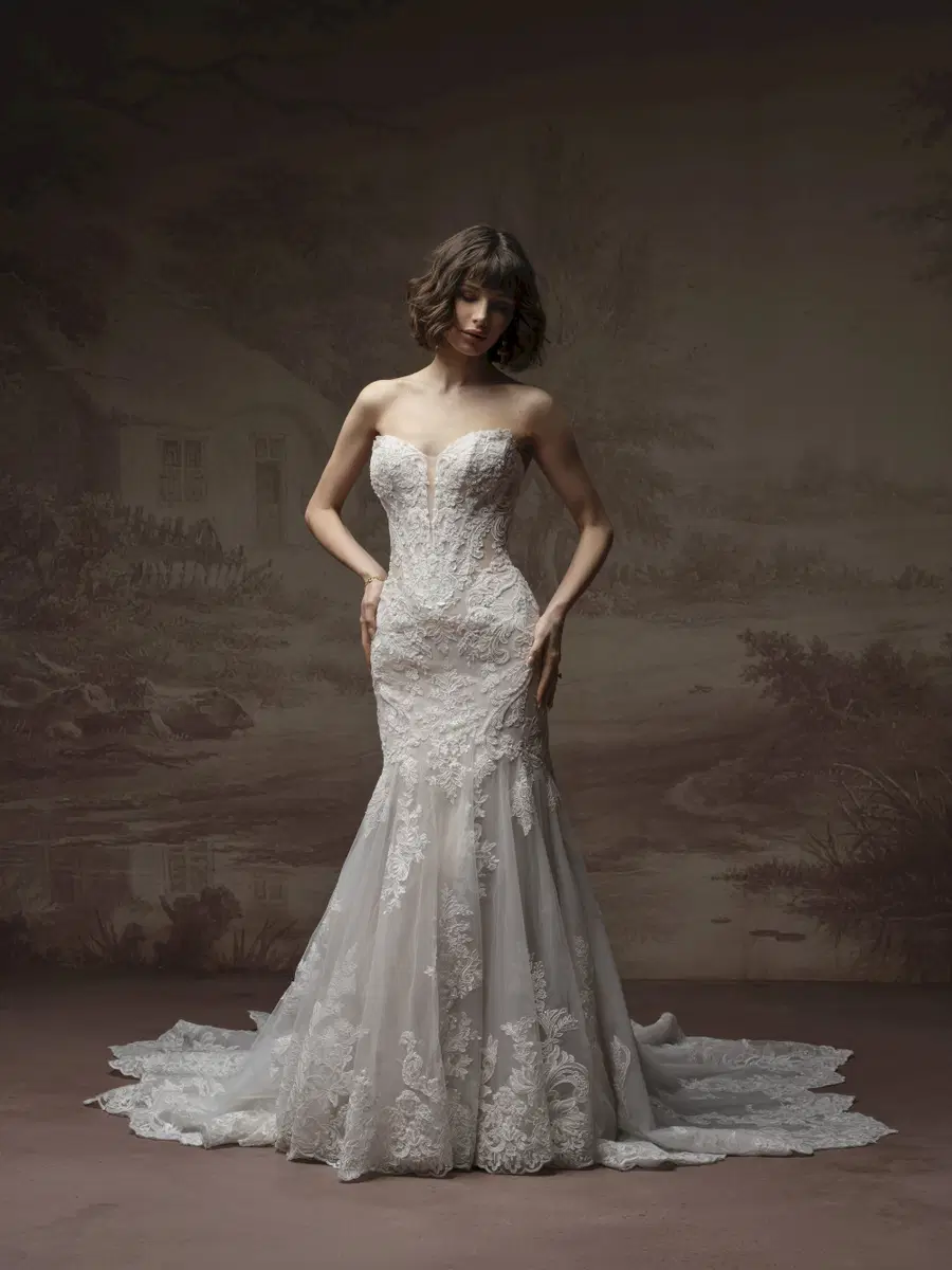 JULIANNA by Sottero & Midgley: Fit & Flare silhouette, sweetheart neckline, cap sleeves, lace
