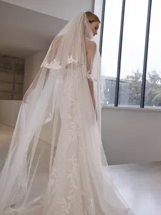 DEBIE by Pronovias - view 5 of 5