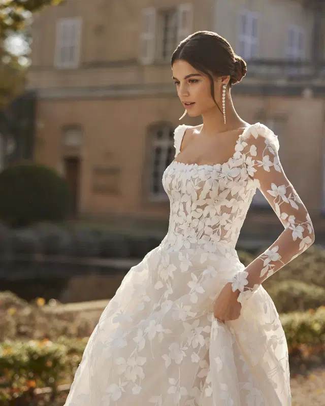 Velaz by Rosa Clara - view 2 of 4