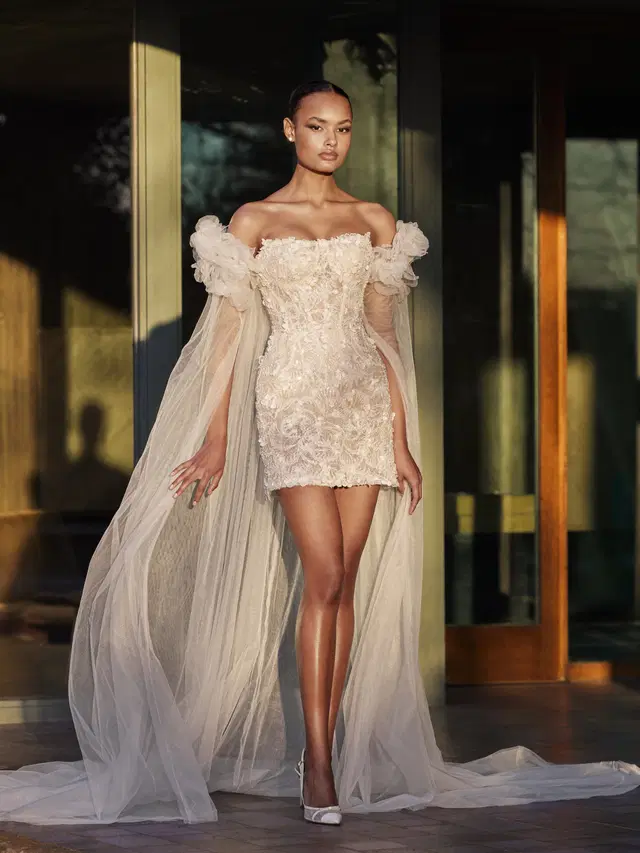 GENC by Pronovias: Short silhouette, straight neckline, sleeveless, lace