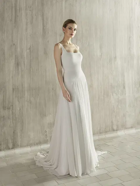 Jordina wedding dress by Pronovias, A-line, chiffon