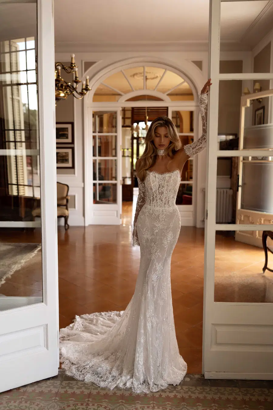 Ornella by Tina Valerdi: Mermaid silhouette, straight neckline, long sleeves, lace