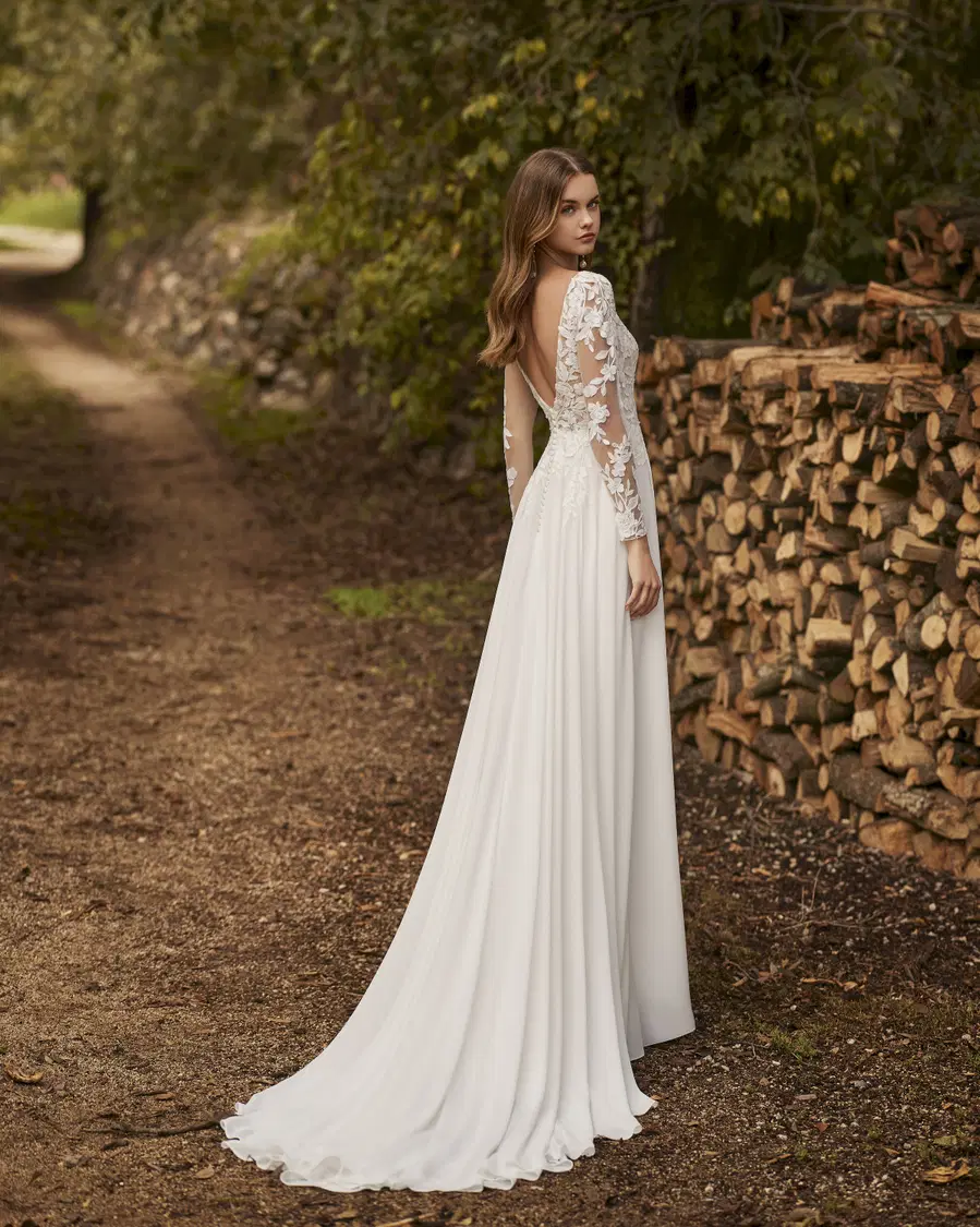 Nicola by Alma Novia - view 3 of 3