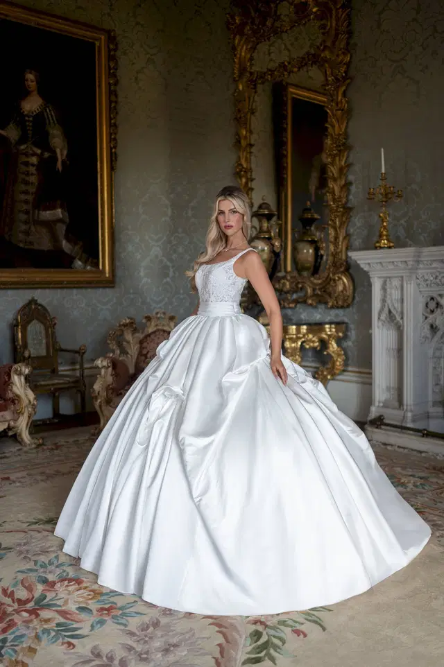 RB6192 by Rachel Allan: Ball Gown silhouette, sweetheart neckline, sleeveless, satin