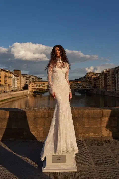Caravellia wedding dress by Milla Nova, mermaid, chantilly