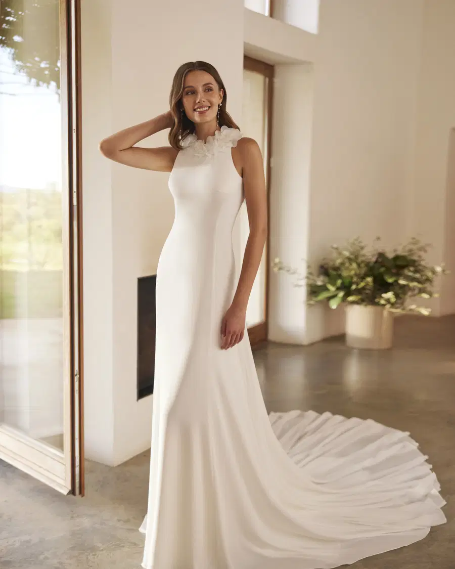 Namet by Alma Novia: Straight silhouette, high / halter neckline, crepe