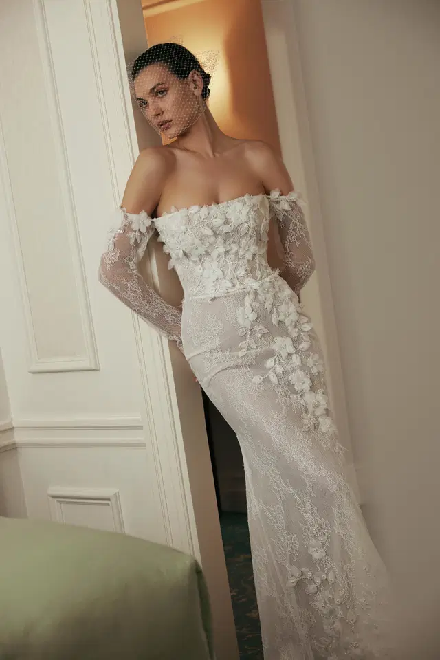 Milagros by Anne Mariée - view 2 of 2