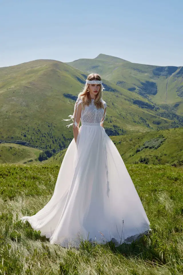 Unione by Ariamo Boho: lace