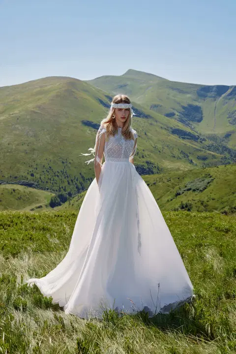 Unione wedding dress by Ariamo Boho, lace