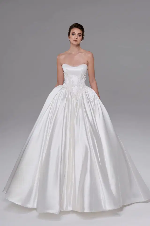 B26234 Valeria by Calla Blanche: Ball Gown silhouette, sweetheart neckline, sleeveless, satin
