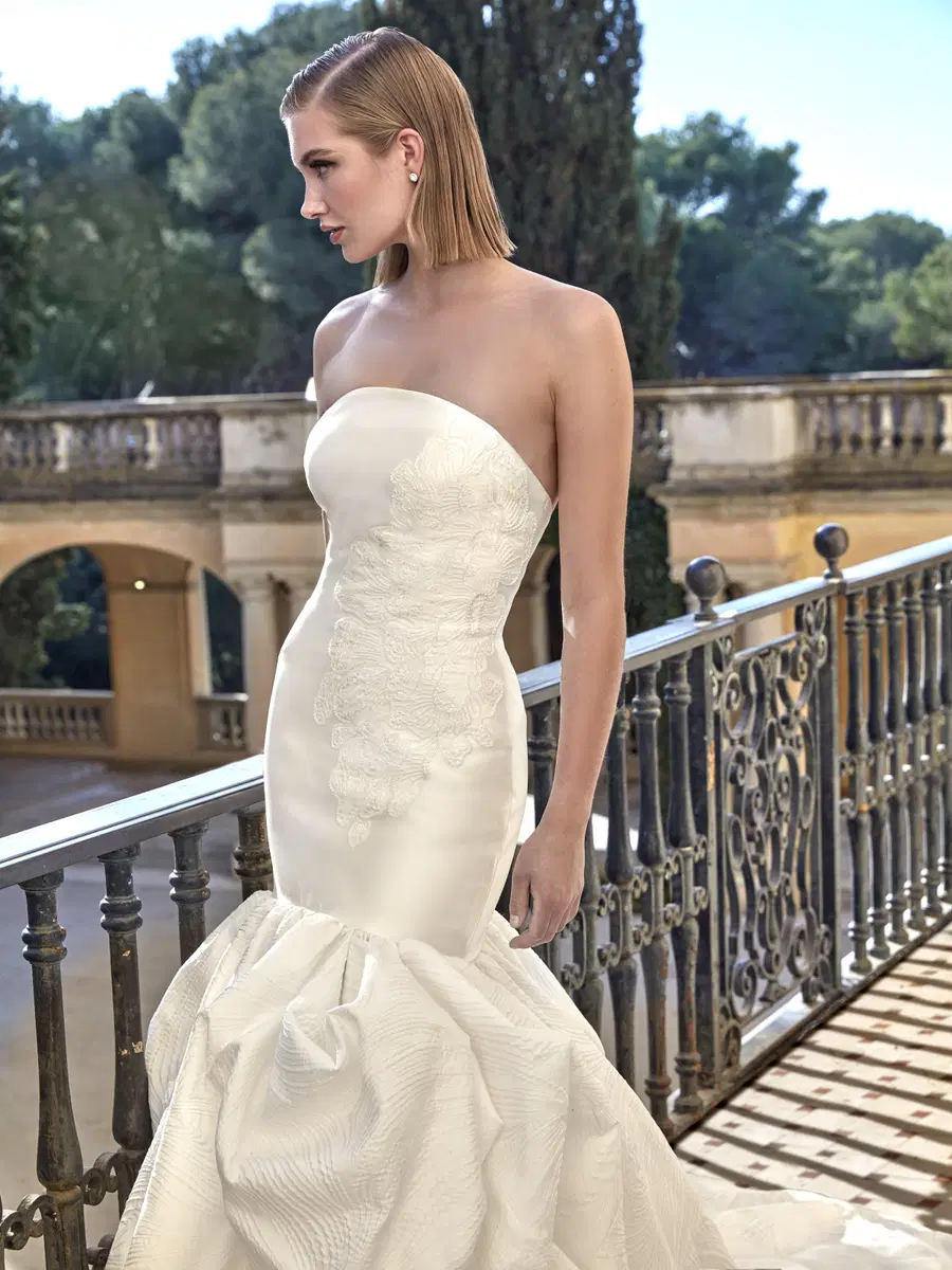 LILIAN by Pronovias Privée - view 3 of 3