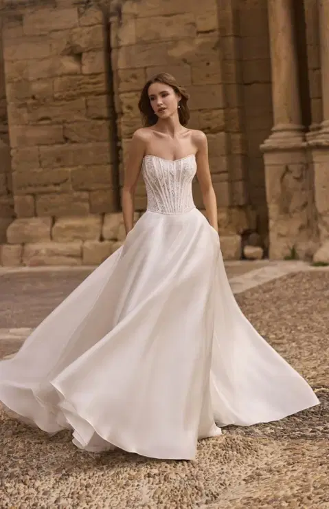 Hailey B wedding dress by Veni Infantino, ball gown, lace