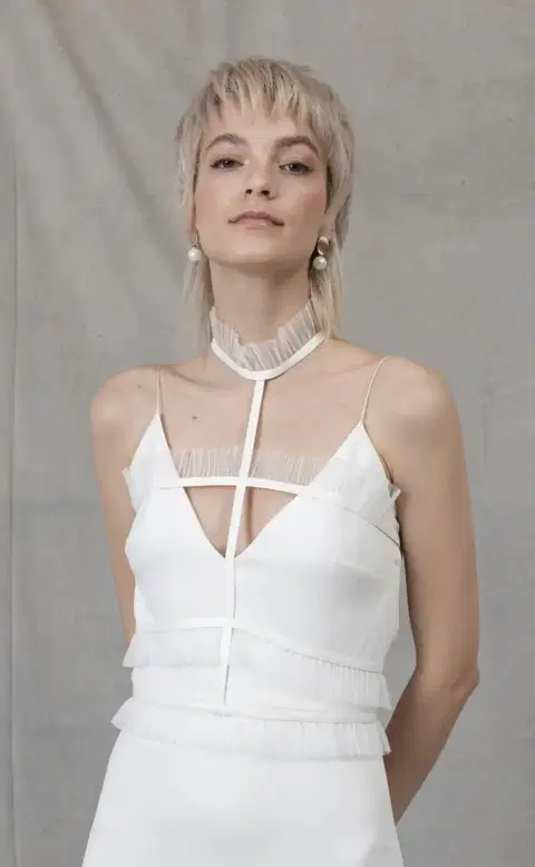 Haiba wedding dress by Kisui, straight, satin