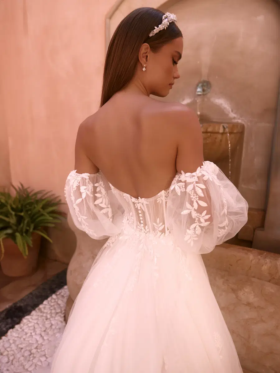 Adonis by Bianco Evento: Ball Gown silhouette, sweetheart neckline, detachable sleeves, tulle
