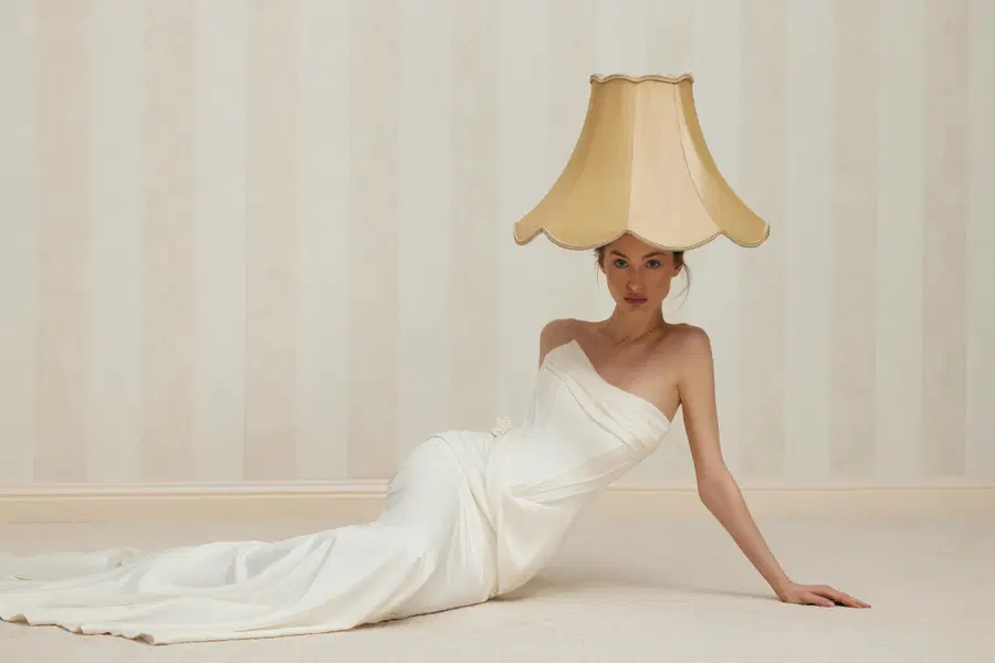 Fenna by Anne Mariée: Straight silhouette, straight neckline, sleeveless, satin