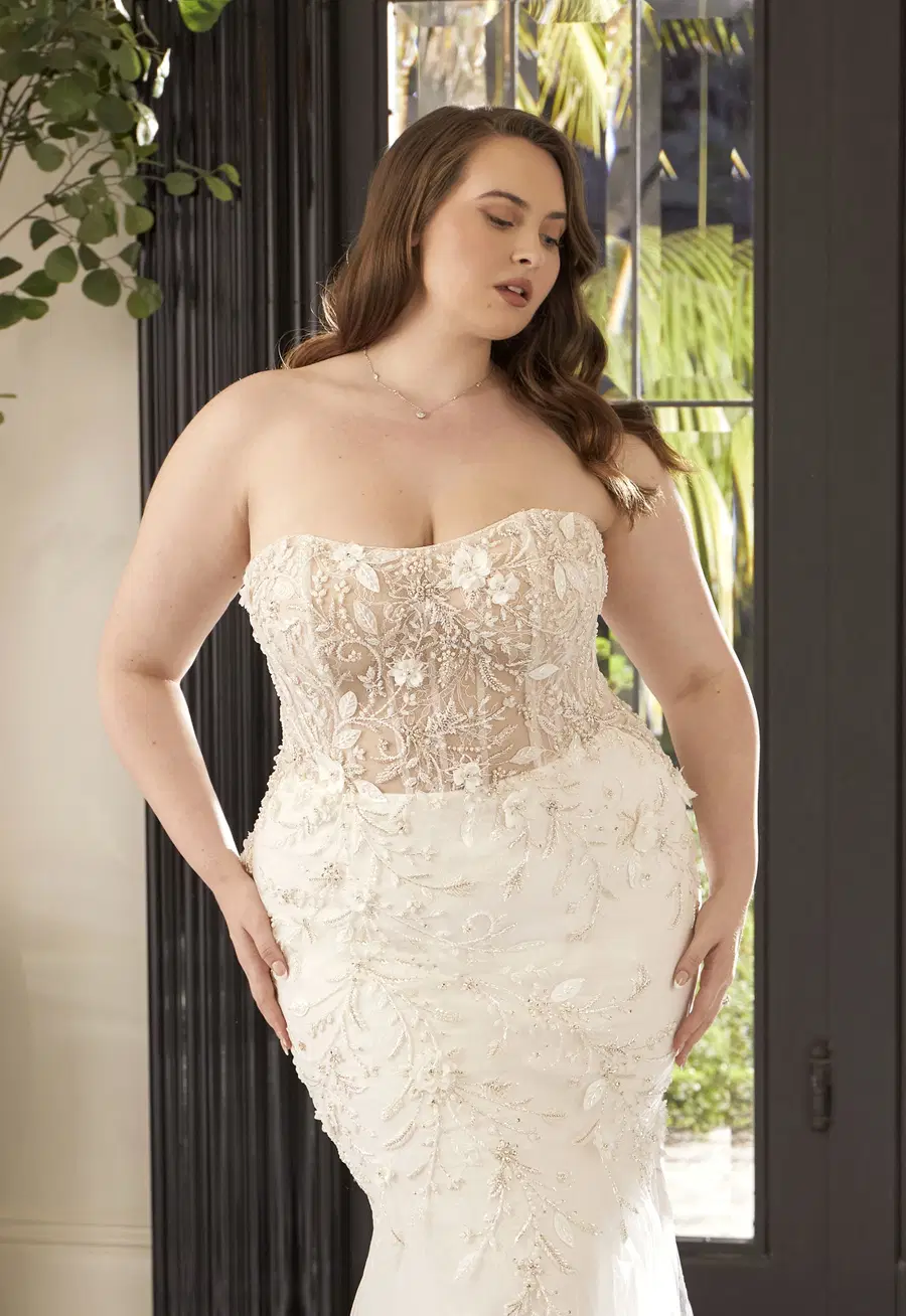 Lisette Curvy by Casablanca Bridal - view 2 of 4