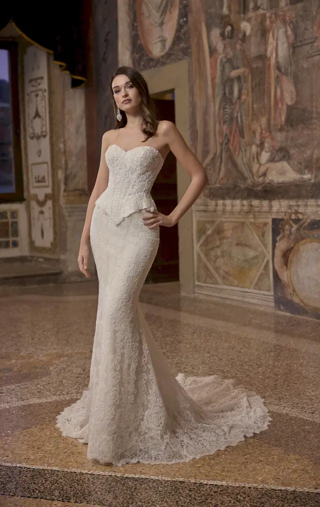 Ambir 63345 by Veni Infantino: Mermaid silhouette, sweetheart neckline, sleeveless, lace