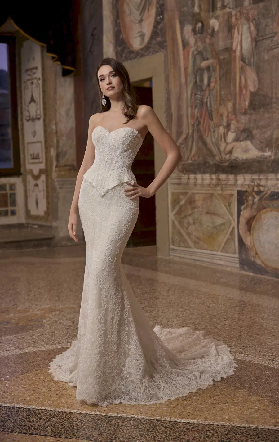 Ambir 63345 by Veni Infantino: Mermaid silhouette, sweetheart neckline, sleeveless, lace