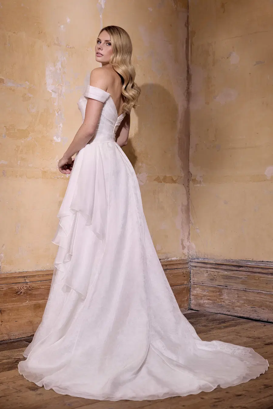 Serena by Josephine Scott - view 2 of 3
