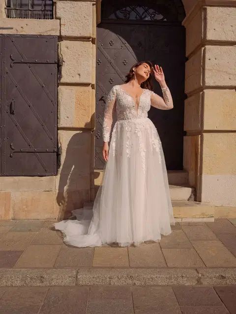 Style LO-541T wedding dress by Agnes, A-line, tulle
