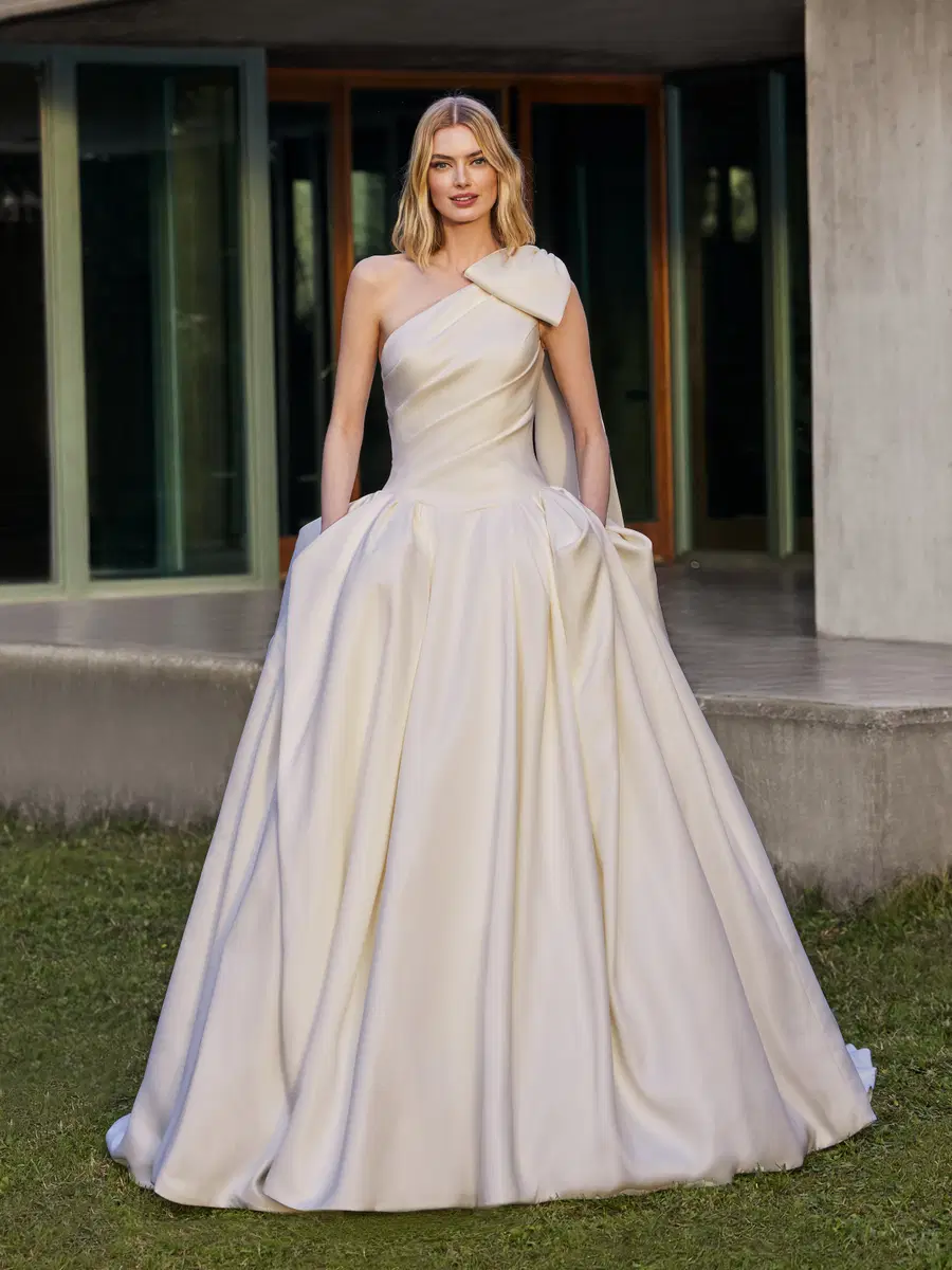 FINKE by Pronovias: Princess silhouette, asymetric neckline, sleeveless, satin