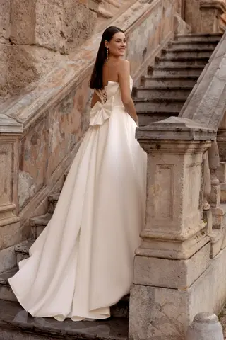 8331 by Monica Loretti - view 5 of 7