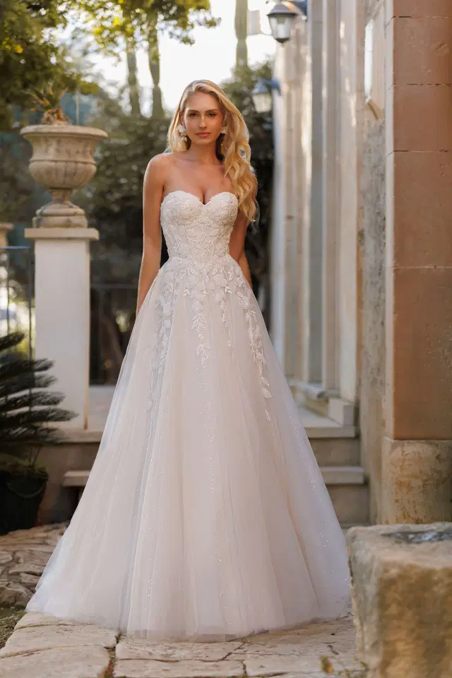 Knight by Jarice: Ball Gown silhouette, sweetheart neckline, sleeveless, tulle