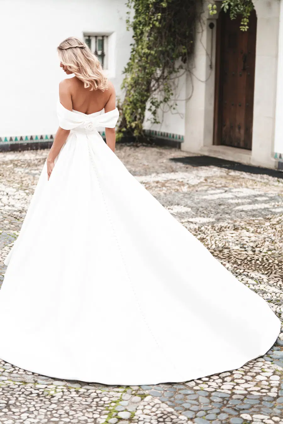 R3762 by Allure Romance - view 4 of 10