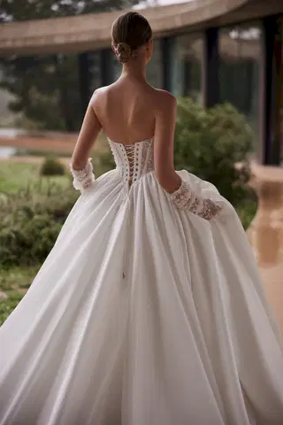 Aimee by Eva Lendel - view 3 of 4