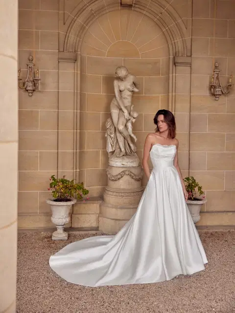 Mia wedding dress by Justin Alexander, ball gown, satin