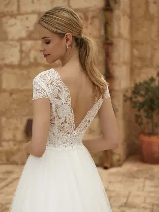 HANNAH by Bianco Evento - view 4 of 4