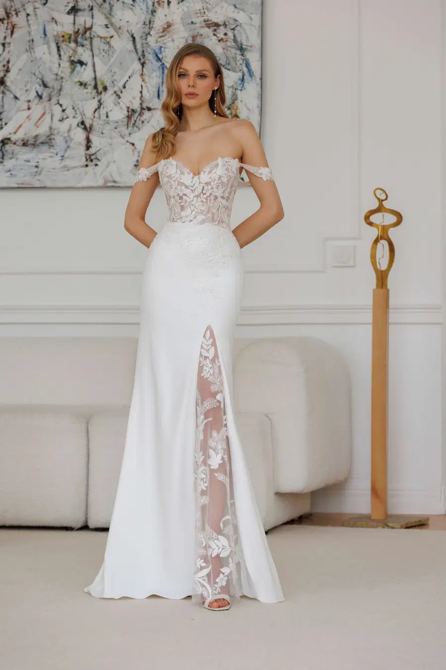 Amina by Jarice: Fit & Flare silhouette, sweetheart neckline, sleeveless, crepe