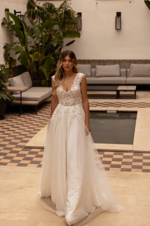Alma by Laue: A-Line silhouette, sweetheart neckline, sleeveless, tulle
