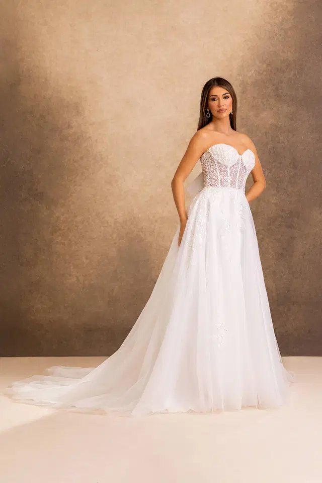 RB2253 by Rachel Allan: Ball Gown silhouette, sweetheart neckline, sleeveless, lace