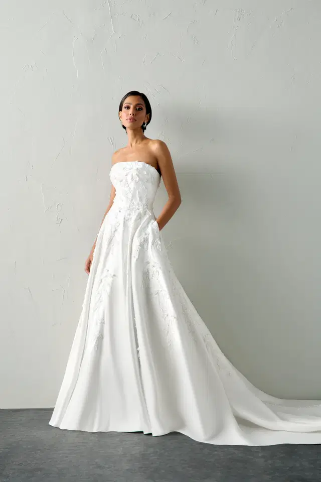 Rush by Justin Alexander Signature: A-Line silhouette, straight neckline, sleeveless, lace