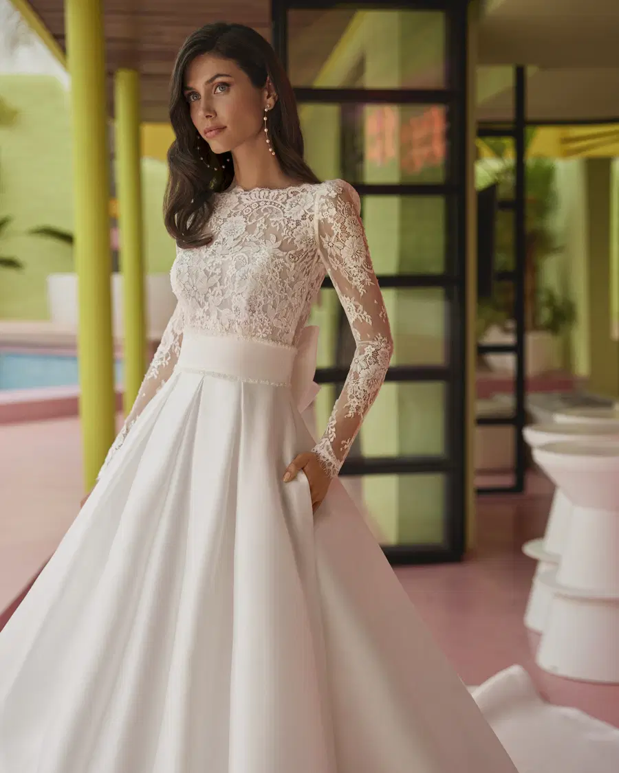 Jorine by Luna Novias - view 2 of 4