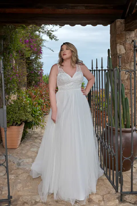 Style LB233 wedding dress by Lohrengel, A-line, lace